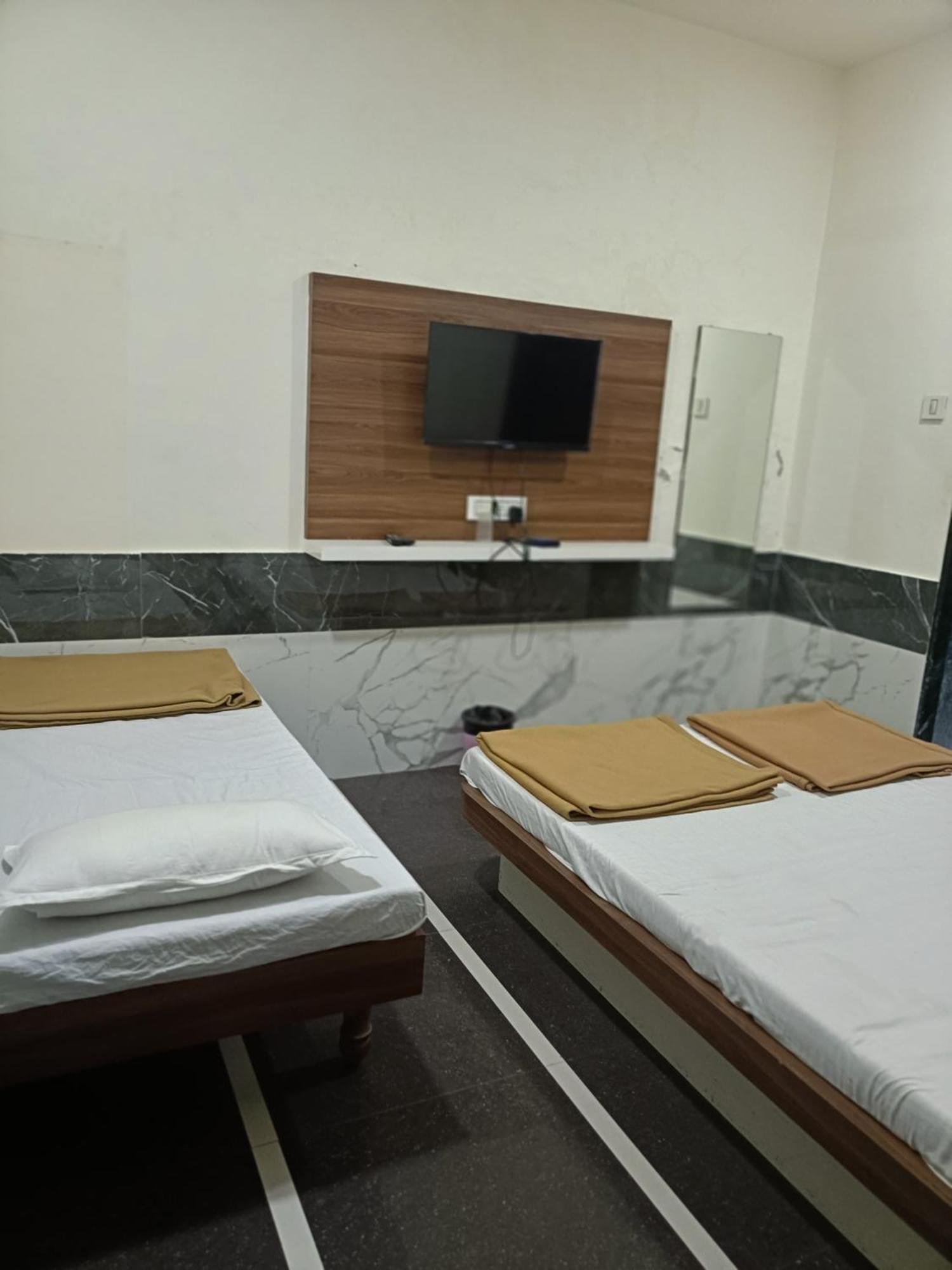 Hotel Mahalaxmi Dwārka Εξωτερικό φωτογραφία